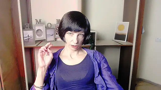  AngeliaFlow  online show from September 25, 2025, 6:28 am