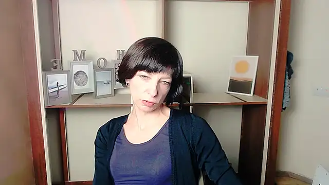  AngeliaFlow  online show from September 27, 2025, 6:29 am