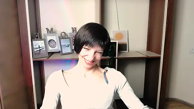  AngeliaFlow  online show from November 8, 2025, 7:52 am