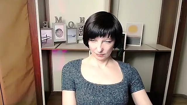  AngeliaFlow  online show from March 16, 2026, 9:02 am