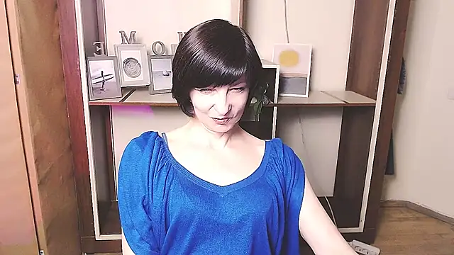 Snapshot of _AngeliaFlow_ chatting on April 21, 2026, 8:31 am AngeliaFlow online show from April 21, 2026, 8:31 am