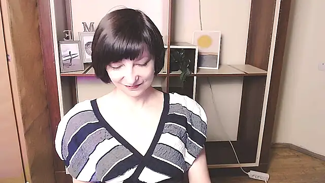 Snapshot of _AngeliaFlow_ chatting on April 22, 2026, 8:28 am AngeliaFlow online show from April 22, 2026, 8:28 am