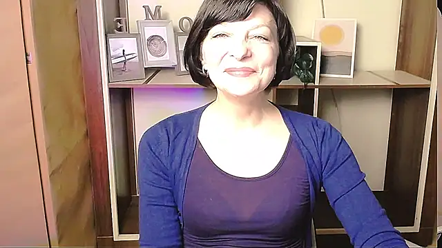 Snapshot of _AngeliaFlow_ chatting on April 28, 2026, 8:08 am AngeliaFlow online show from April 28, 2026, 8:08 am