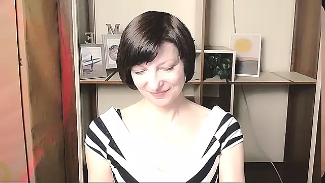 Snapshot of _AngeliaFlow_ chatting on April 30, 2026, 8:53 am AngeliaFlow online show from April 30, 2026, 8:53 am