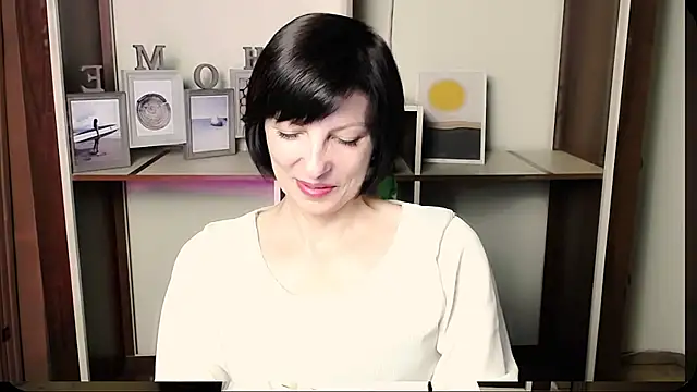  AngeliaFlow  online show from July 6, 2026, 10:01 am