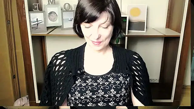  AngeliaFlow  online show from July 12, 2026, 6:37 am