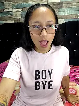 isabella beauty 01 online show from March 4, 2025, 1:06 pm