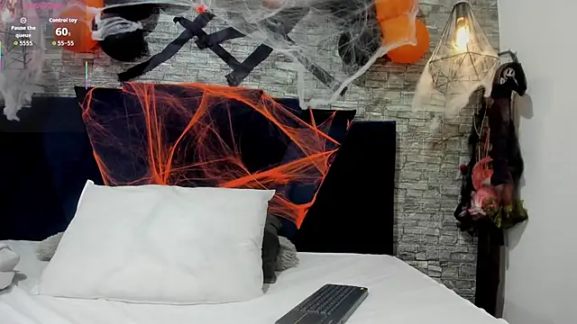 Sophia Brunett online show from October 29, 2025, 11:56 am