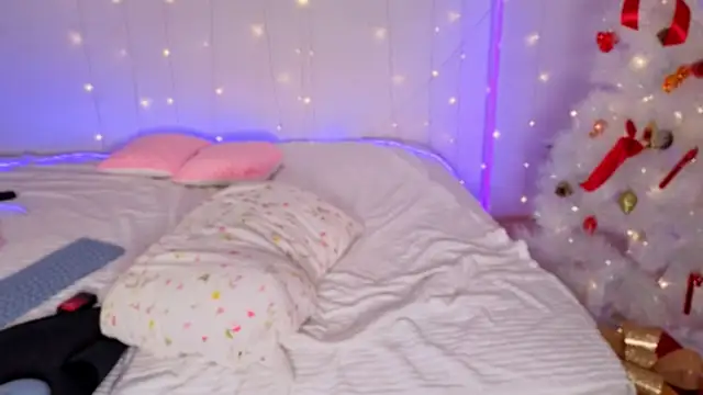 Nicole Hampton online show from January 5, 2026, 5:27 pm