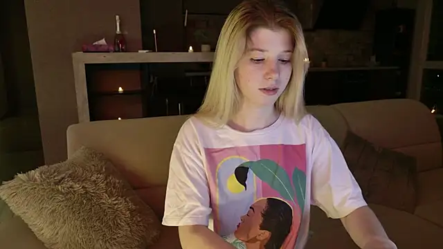 Snapshot of Bella_amory chatting on February 8, 2025, 4:14 am Bella amory online show from February 8, 2025, 4:14 am