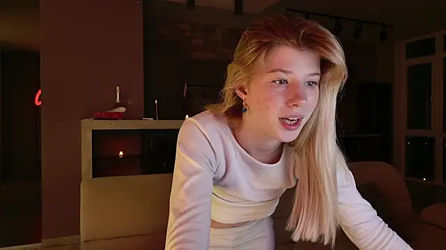 Snapshot of Bella_amory chatting on February 11, 2025, 11:44 pm Bella amory online show from February 11, 2025, 11:44 pm