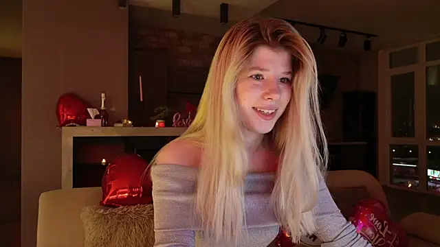 Snapshot of Bella_amory chatting on February 15, 2025, 5:28 pm Bella amory online show from February 15, 2025, 5:28 pm