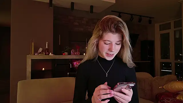 Snapshot of Bella_amory chatting on February 20, 2025, 8:25 pm Bella amory online show from February 20, 2025, 8:25 pm