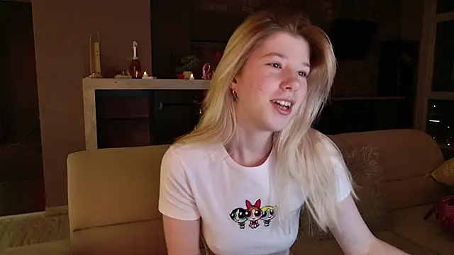 Snapshot of Bella_amory chatting on February 22, 2025, 8:09 pm Bella amory online show from February 22, 2025, 8:09 pm