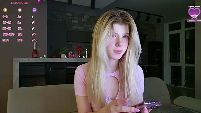 Snapshot of Bella_amory chatting on February 27, 2025, 11:15 pm Bella amory online show from February 27, 2025, 11:15 pm