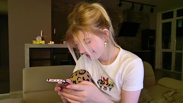 Snapshot of Bella_amory chatting on March 6, 2025, 11:09 pm Bella amory online show from March 6, 2025, 11:09 pm