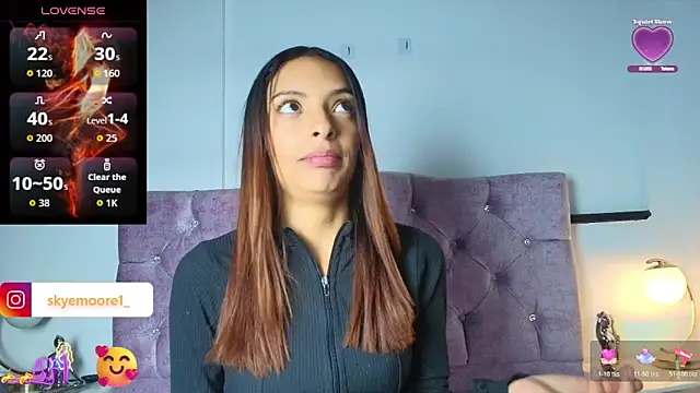 Skye Moore online show from October 17, 2025, 7:05 pm