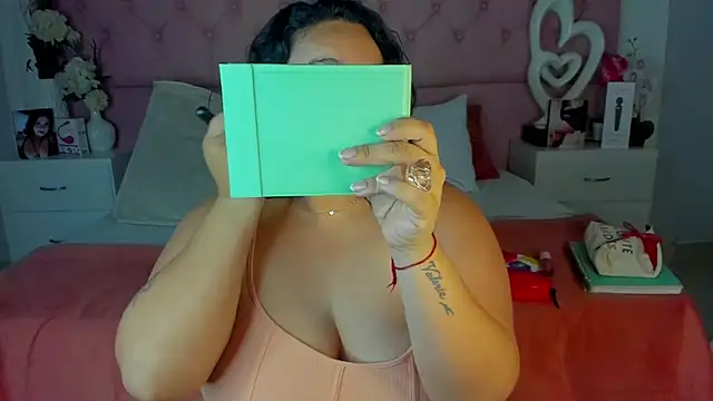 KourtneyEvans online show from February 4, 2026, 5:41 pm