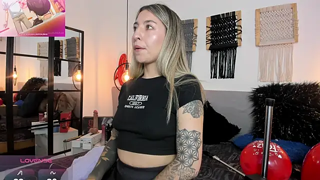 Snapshot of Adisson_kyler chatting on February 17, 2025, 6:37 pm Adisson kyler online show from February 17, 2025, 6:37 pm