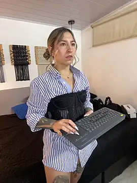 Snapshot of Adisson_kyler chatting on November 7, 2025, 12:05 pm Adisson kyler online show from November 7, 2025, 12:05 pm