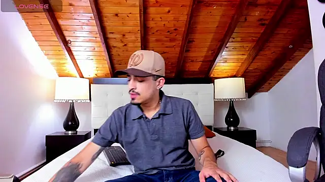 Sebastian Berne online show from March 8, 2025, 7:31 pm