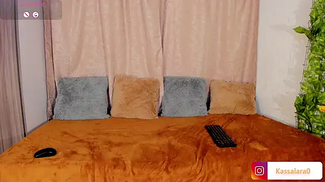 kassandra Lara online show from September 12, 2025, 1:22 pm