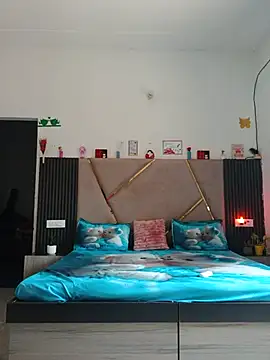 Snapshot of shnaz_1 chatting on July 7, 2026, 7:34 am shnaz 1 online show from July 7, 2026, 7:34 am