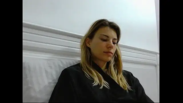 Goddess Lia online show from February 6, 2025, 3:48 am