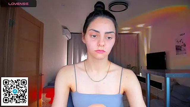 EmiliaZen online show from February 26, 2026, 7:24 pm