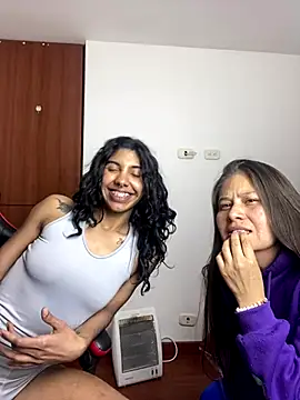 amberth2304 online show from November 5, 2025, 9:15 pm