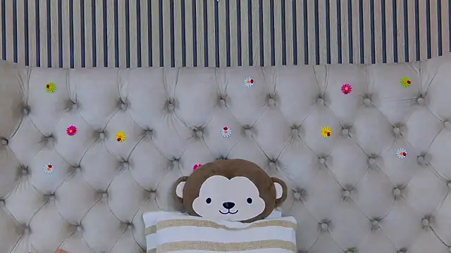 PlayfulShow online show from May 4, 2026, 9:05 am