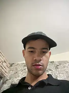 Snapshot of Twink_X chatting on March 4, 2025, 11:54 pm Twink X online show from March 4, 2025, 11:54 pm