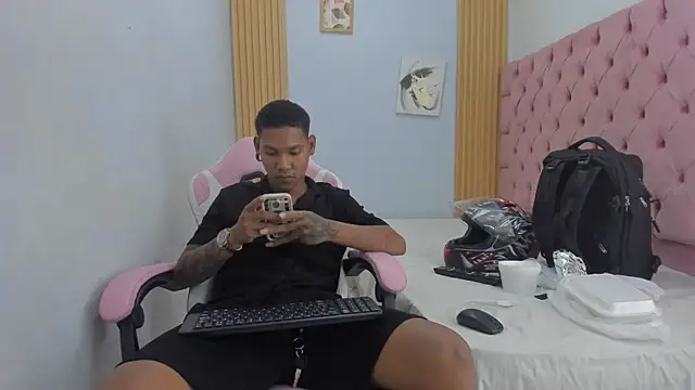 blackdirty420 online show from October 17, 2025, 8:22 pm