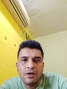 Snapshot of crazyfreaking chatting on February 9, 2025, 9:47 am crazyfreaking online show from February 9, 2025, 9:47 am