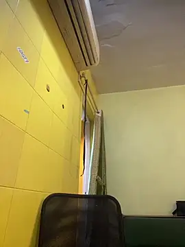 Snapshot of crazyfreaking chatting on February 12, 2025, 8:49 am crazyfreaking online show from February 12, 2025, 8:49 am