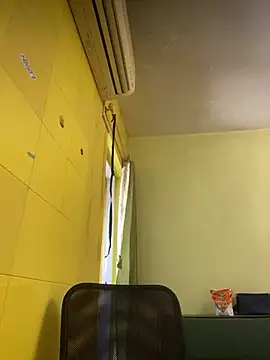 Snapshot of crazyfreaking chatting on February 13, 2025, 5:37 am crazyfreaking online show from February 13, 2025, 5:37 am