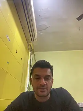 Snapshot of crazyfreaking chatting on February 16, 2025, 10:43 am crazyfreaking online show from February 16, 2025, 10:43 am