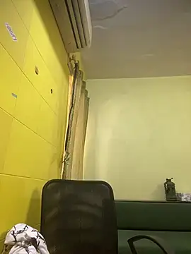 Snapshot of crazyfreaking chatting on February 17, 2025, 11:44 am crazyfreaking online show from February 17, 2025, 11:44 am