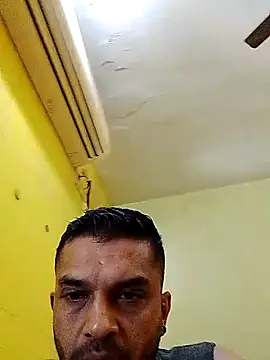 Snapshot of crazyfreaking chatting on February 18, 2025, 6:04 am crazyfreaking online show from February 18, 2025, 6:04 am