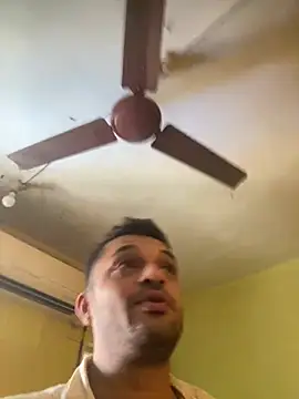 Snapshot of crazyfreaking chatting on March 4, 2025, 4:38 am crazyfreaking online show from March 4, 2025, 4:38 am