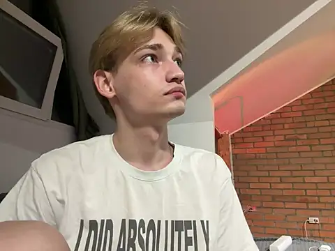 Julian wins online show from March 19, 2025, 8:22 pm