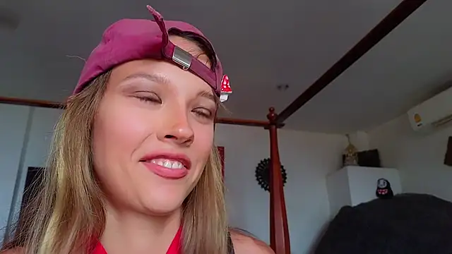 DemiDee online show from March 9, 2025, 9:35 am