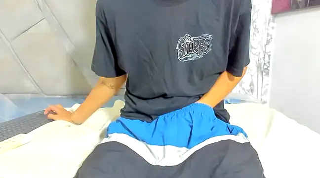 LucioDelDuque online show from February 21, 2025, 3:45 am