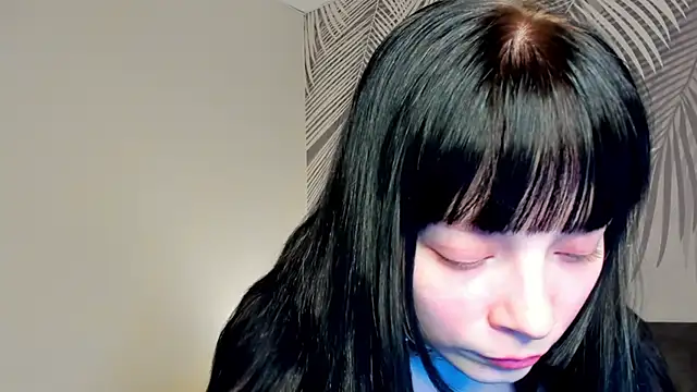 SkinyJoyce online show from February 12, 2025, 1:06 pm