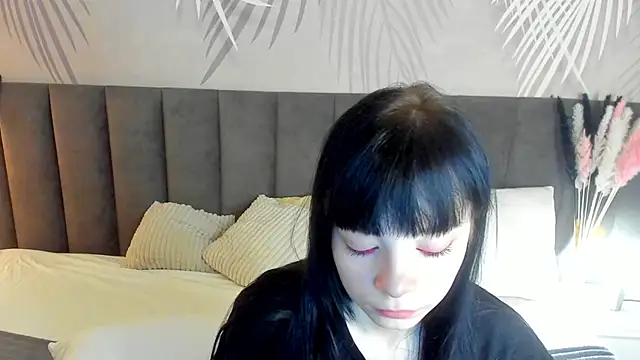 SkinyJoyce online show from February 24, 2025, 5:11 am