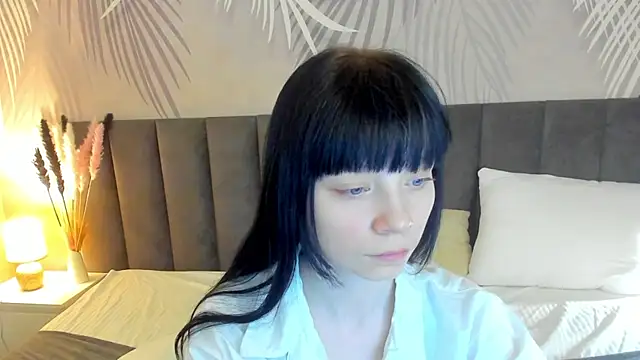 SkinyJoyce online show from February 27, 2025, 8:17 am