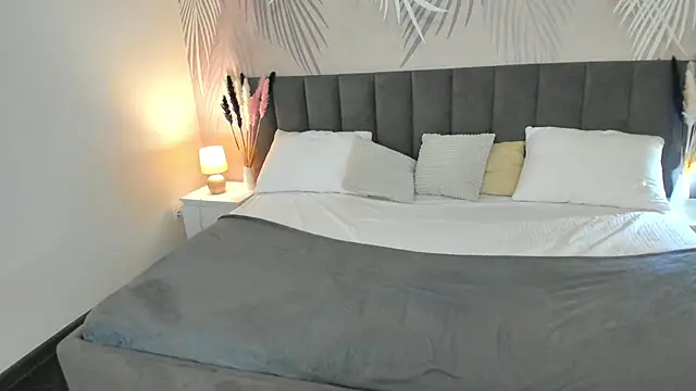 SkinyJoyce online show from March 4, 2025, 5:11 am
