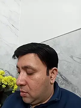 innocentboy1987 online show from February 14, 2025, 1:08 pm