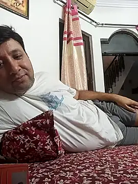 innocentboy1987 online show from September 26, 2025, 9:35 am