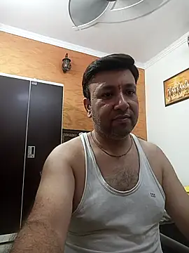 innocentboy1987 online show from September 27, 2025, 7:35 am